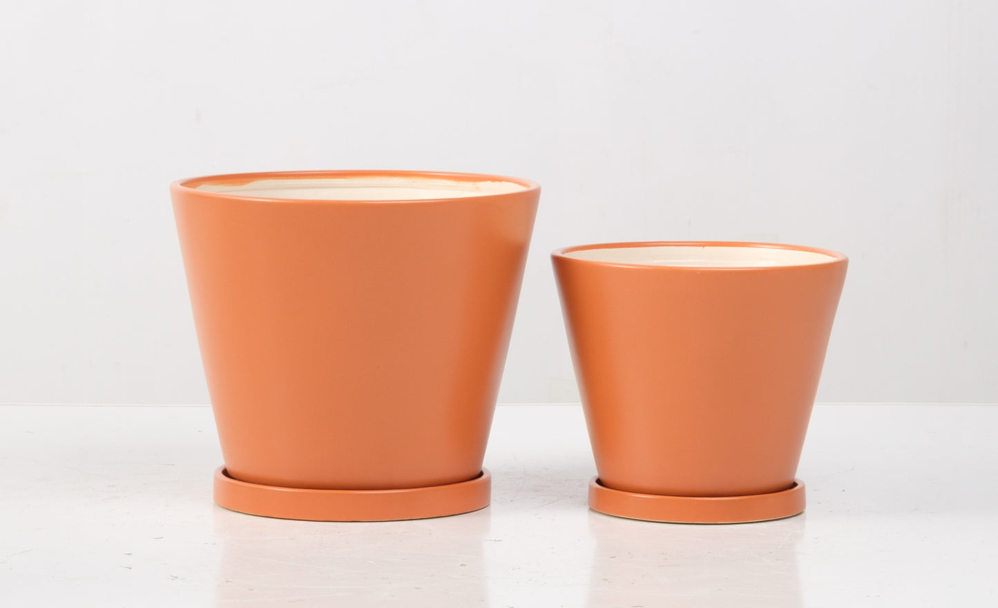 ALF Mezzo Round Tapered Pot w/ Attached Saucer